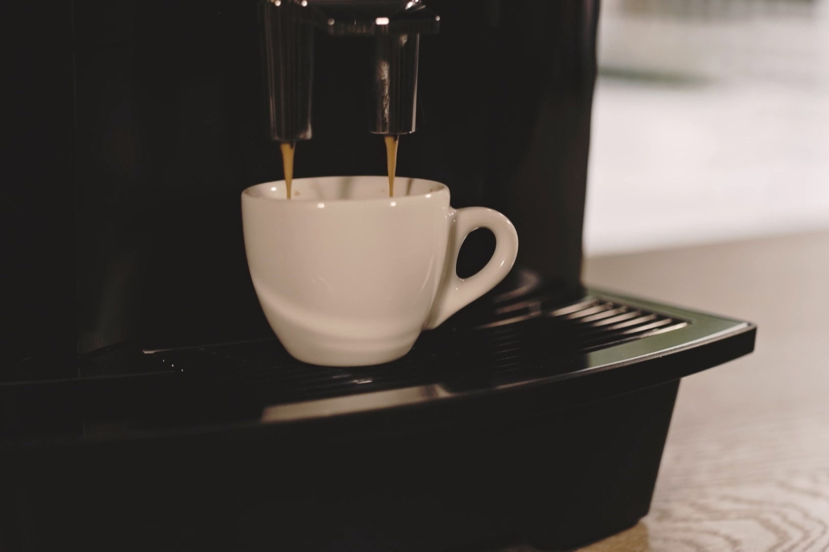 Espresso zubereiten im Vollautomat